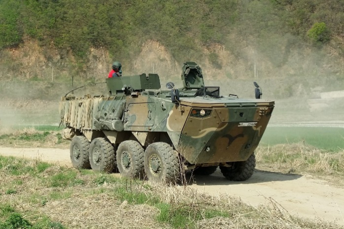 Hyundai　Rotem's　wheeled　armored　vehicle　K808　(Courtesy　of　Hyundai　Rotem)