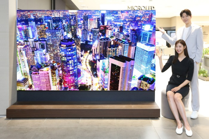 Samsung　Electronics　unveils　114-inch　Micro　LED　