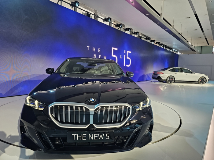 BMW's　all-electric　new　5　Series　xDrive　530i