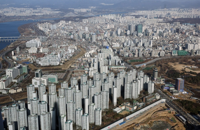 Apartments　in　Gangnam,　Seoul　(File　photo)