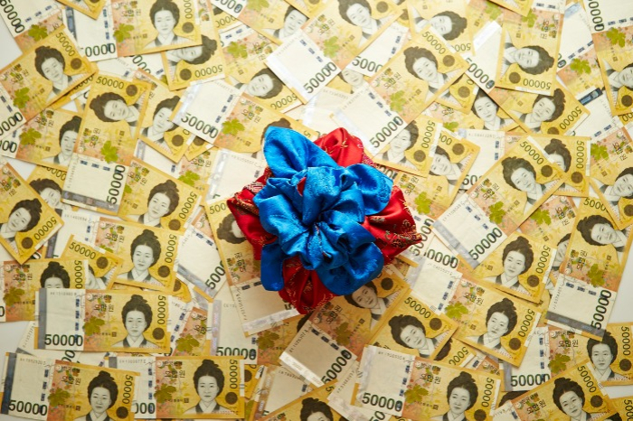 South Korean won banknotes (Courtesy of Getty Images)