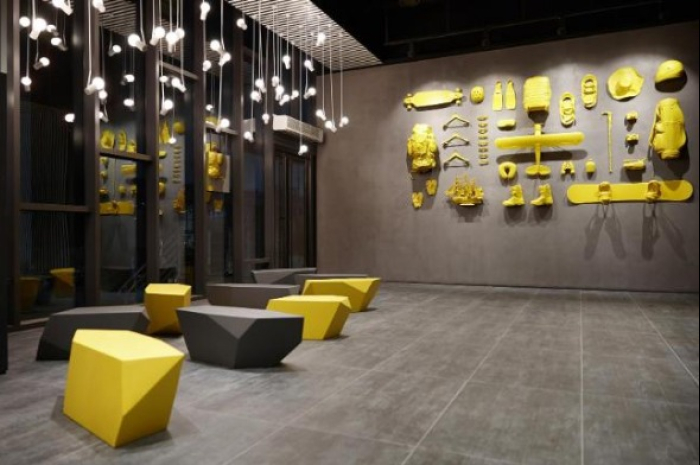 An　interior　of　an　L7　Hotel　(Courtesy　of　Hotel　Lotte) 