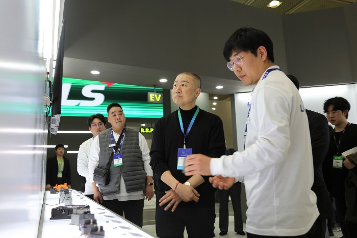 LS Group Chairman Koo Ja-eun (center) at InterBattery 2024 held at COEX in Seoul in March