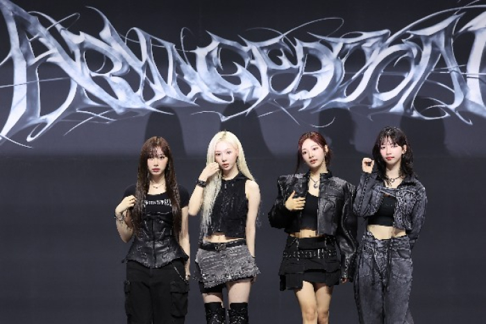SM's　idol　group　aespa　releases　its　first　full-length　album　\