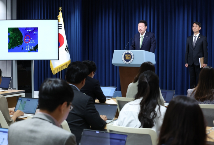 President　Yoon　holds　a　televised　national　briefing　on　the　discovery　of　potentially　massive　oil　and　gas　reserves