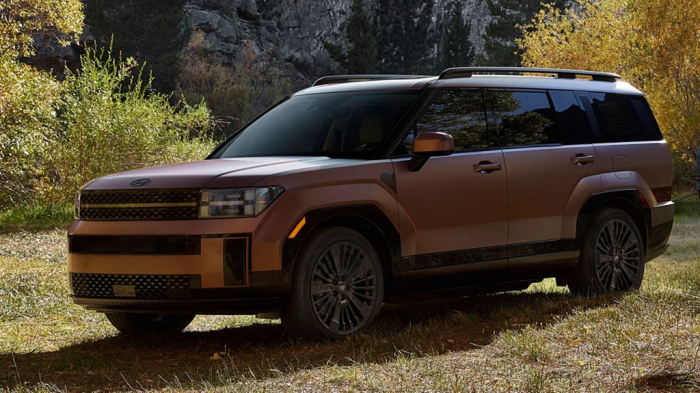 The　Santa　Fe　Hybrid　(File　photo,　courtesy　of　Hyundai　Motor　America)