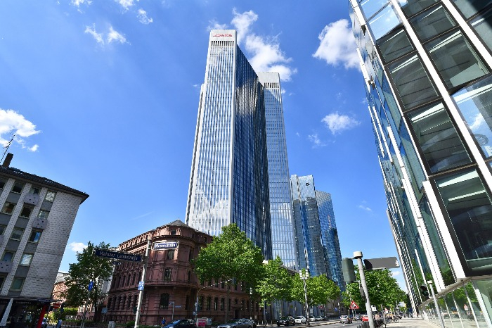 Trianon building (center) in the Frankfurt financial district in Germany (Courtesy of Getty Images)