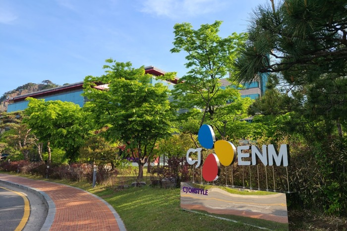 Shinsegae,　CJ　to　tie　up　for　product　delivery,　food　launch