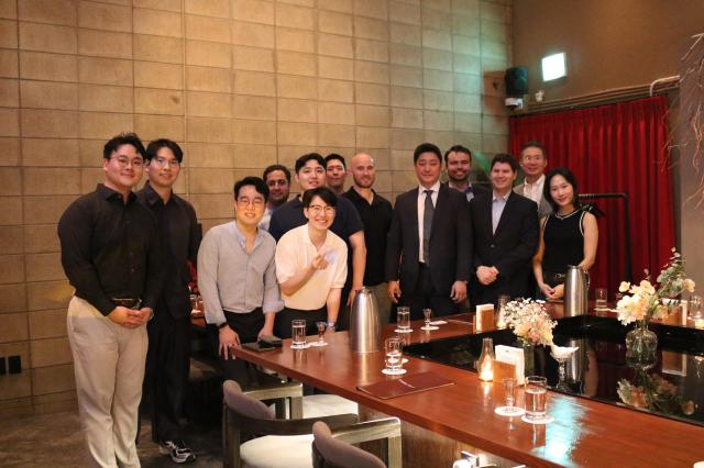 AmCham　launches　young　professionals　program