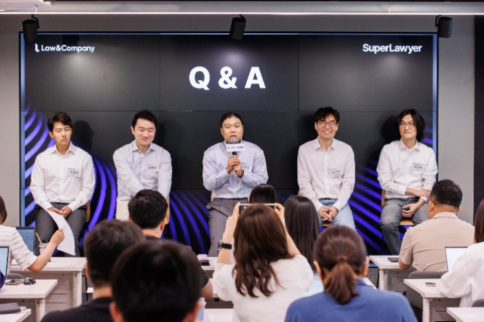 Kim Bon-hwan, Law&Company CEO (on center), presents its new legal tech service SuperLawyer to the press on July 9, 2024 (Courtesy of Law&Company)