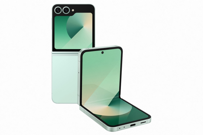 The Galaxy Z Flip6 in mint