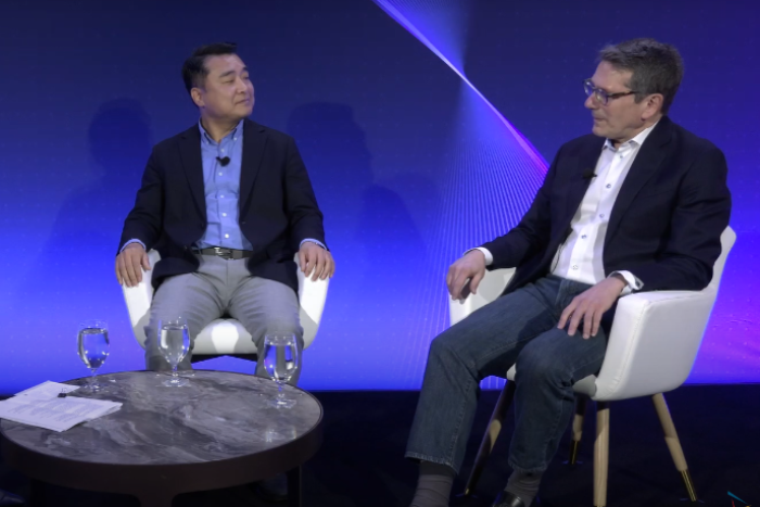 Samsung　C&T　Executive　Vice　President　Kim　Jay-woo　(left)　and　Flagship　Pioneering　Managing　Partner　Stephen　Berenson　at　the　J.P.　Morgan　Healthcare　Conference　in　January　2024　(Screenshot　captured　from　Flagship's　YouTube　video) 