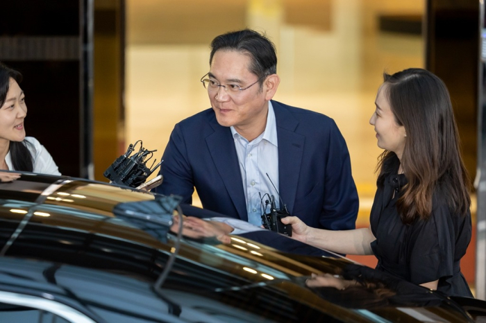 Samsung Electronics Chairman Jay Y. Lee arrives at Gimpo International Airport in Seoul on June 13, 2024, after a business trip to the US (File photo by Yonhap)