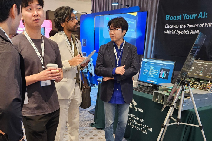 SK　Hynix　demonstrates　a　large　AI　language　model　with　AiMX　that　uses　GDDR6-AiM　at　AI　Hardware　&　Edge　AI　Summit　2023