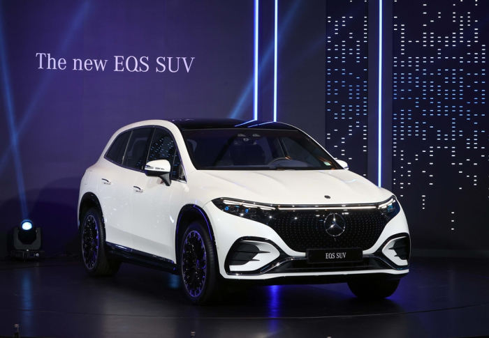 Mercedes-Benz electric vehicle EQS SUV