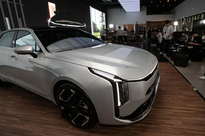 The new Kia K8