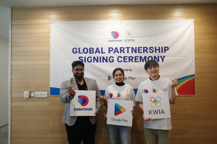 Lalith Gudipati, Dashtoon’s chief operating officer (from left), Aditi Chaturvedi, Google’s head of government affairs and public policy, platforms & devices in India, and Seo Bum-gang, chairman of KWIA take a picture after signing a partnership deal on Aug. 12, 2024, at Google’s office in Bengaluru (Courtesy of Google Korea)