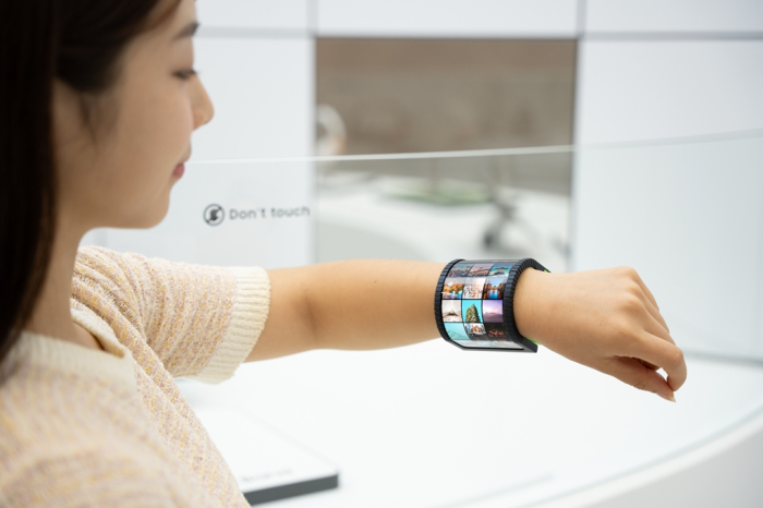 Samsung Display's wearable, bendable OLED screen, Cling Band, showcased at K-Display 2024