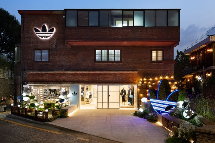 Adidas Bukchon Heritage Store in Seoul. Pond is an ODM of Adidas
