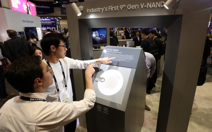 Samsung's V9 NAND technology showcased at FMS 2024