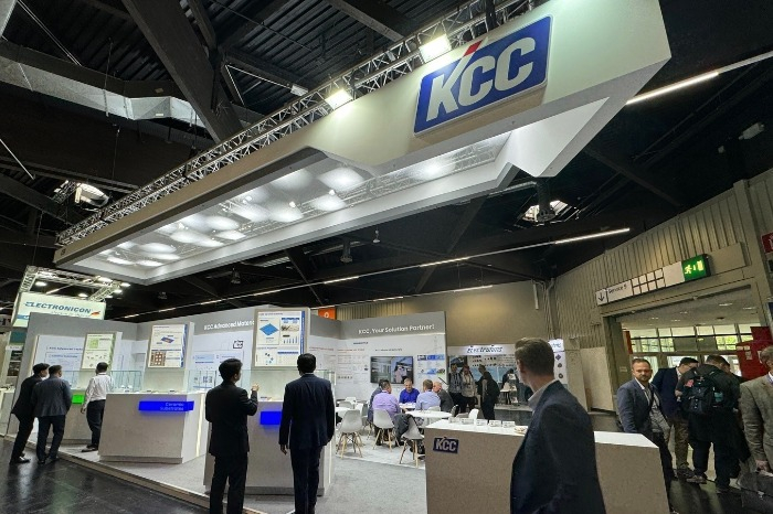 KCC　had　a　booth　at　PCIM　Europe　2024,　a　power　electronics　exhibition,　in　Germany　in　June　(Courtesy　of　KCC)