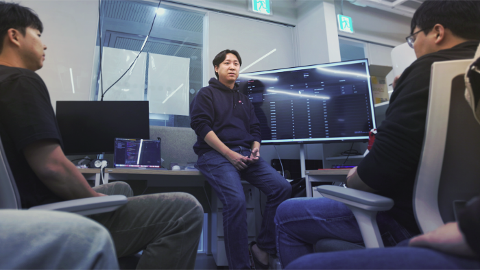 Hopae CEO Shim Jaehoon (center) with Hopae staff (Courtesy of Hopae)