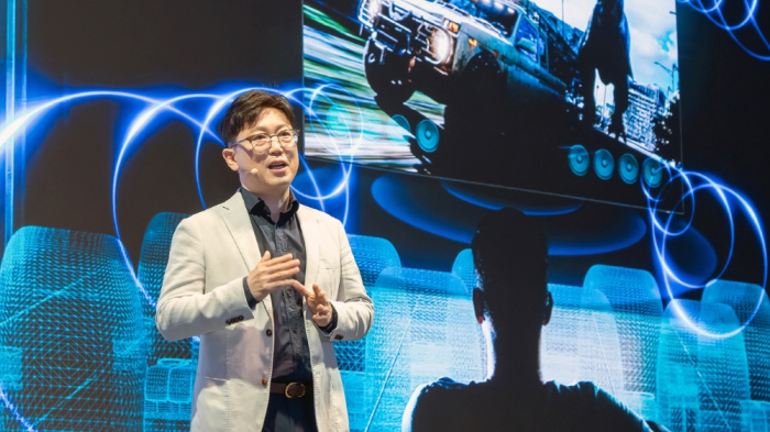 Yong　Seok-woo,　president　and　head　of　Samsung’s　visual　display　business　division