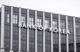 Bank of Korea holds rate steady, signals pivot to easing soon