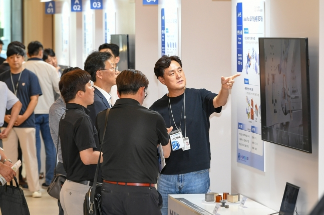 Hyundai　Mobis　showcases　42　new　techs　utilizing　AI,　VR　