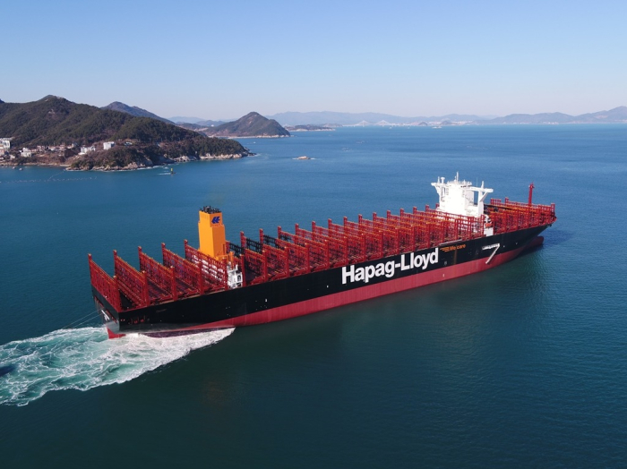 A　24,000-TEU　LNG　dual-fuel　container　ship　delivered　to　Hapag-Lloyd　by　Hanwha　Ocean　(File　photo　by　Hanwha　Ocean)