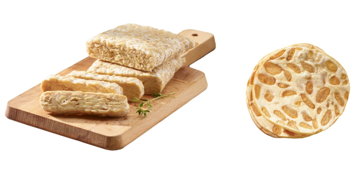Tempeh(left)　and　Tempeh　chips　(Courtesy　of　CJ　CheilJedang)
