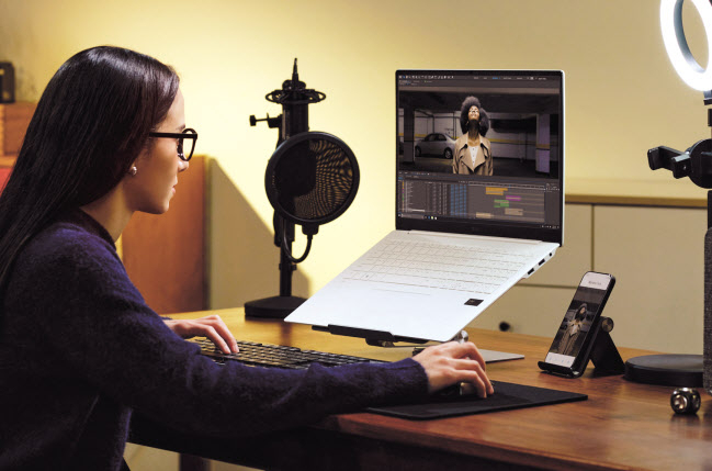 LG Elec unveils gram laptop featuring Intel Series 2