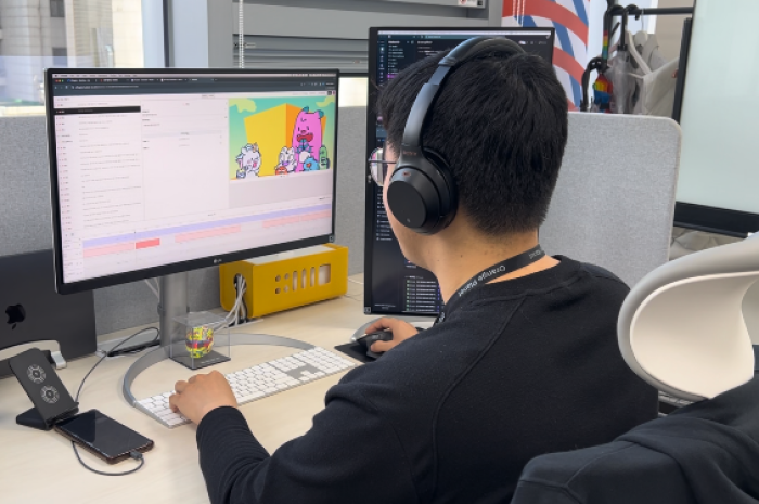 Hudson AI engineer working on Timbr (Courtesy of Hudson AI)