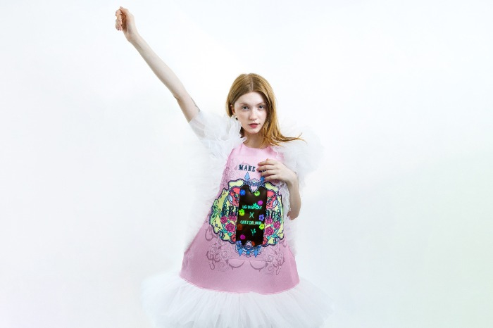 LG　Display　unveils　stretchable　display　clothing　