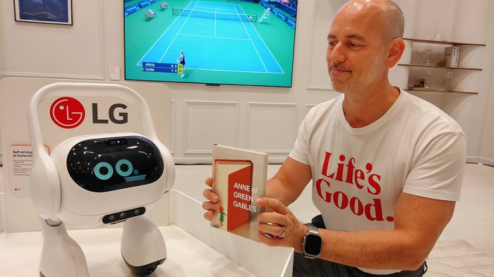 LG's　smart　home　AI　agent　Q9　showcased　at　IFA　2024