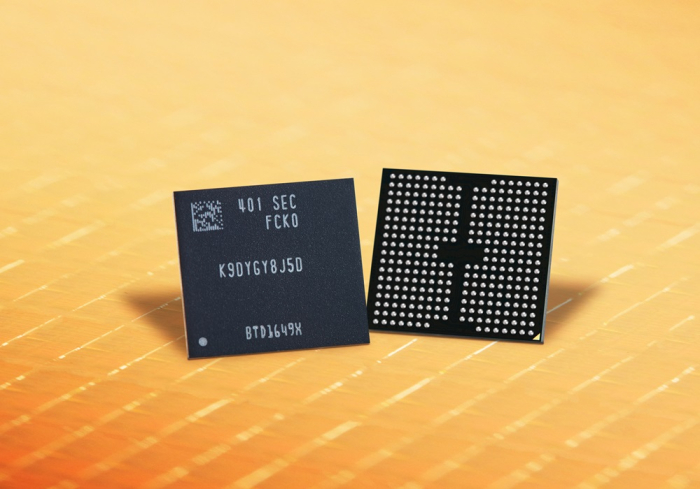 Samsung's TLC-based V9 NAND unveiled in April