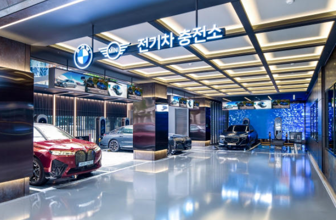 BMW,　GS,　LG　open　EV　charging　hub　lounge　in　Seoul　