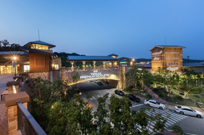Shinsegae　Simon　Premium　Outlet　in　Yeoju,　South　Korea　(File　photo　by　Shinsegae　Simon)
