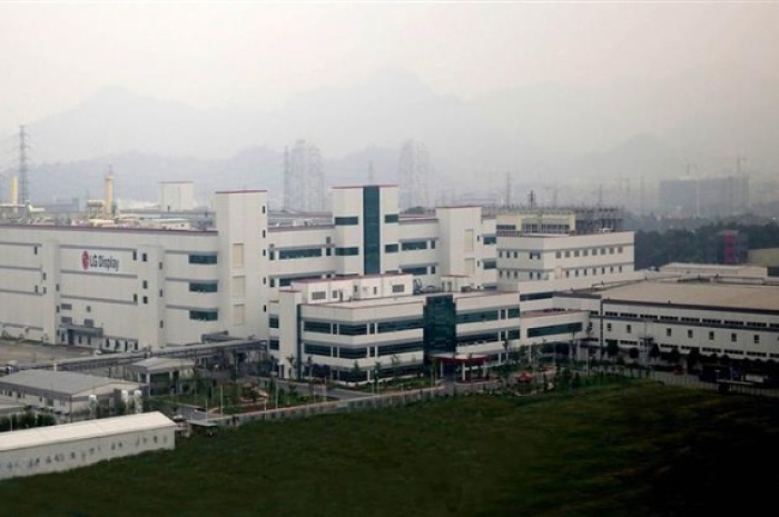 LG　Display's　LCD　plant　in　Guangzhou,　China　(Courtesy　of　LG　Display)