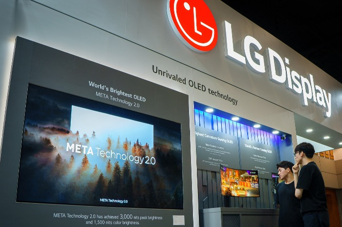 (Courtesy　of　LG　Display) 