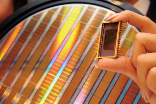 A　Samsung　Electronics　NAND　flash　chip