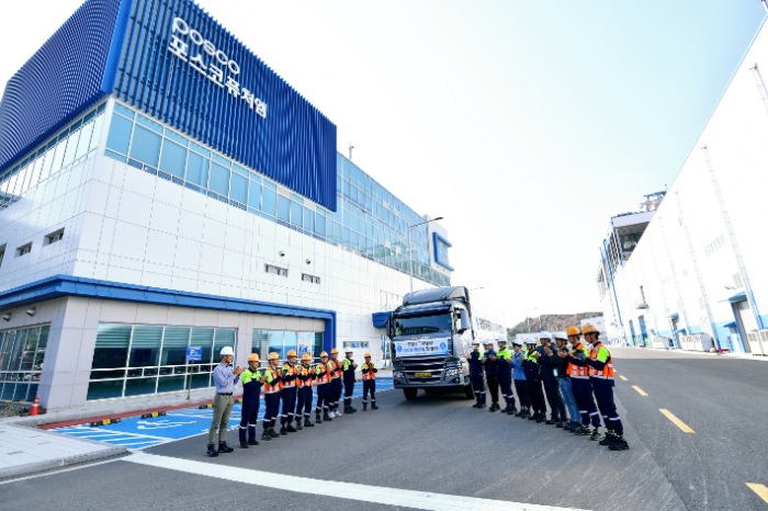 POSCO Future M begins NCA production in Pohang