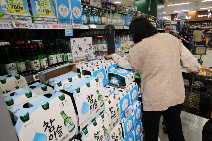 HiteJinro soju products at a local mart in Seoul