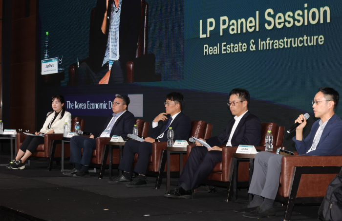 Senior　alternative　investment　managers　speak　at　an　LP　session　at　ASK　2024　on　Oct.　17,　2024