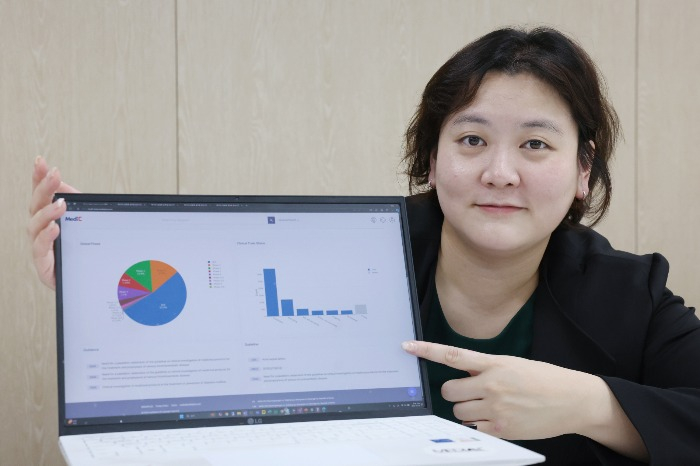 Mediaiplus founder and CEO Jung Jihee displays the MediC program on her computer during an interview with The Korea Economic Daily on Oct. 16, 2024
