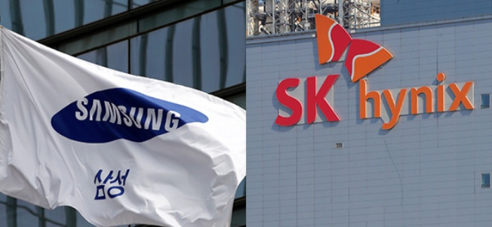 Samsung and SK Hynix plan to reduce production of conventional DRAM chips (Courtesy of Yonhap)