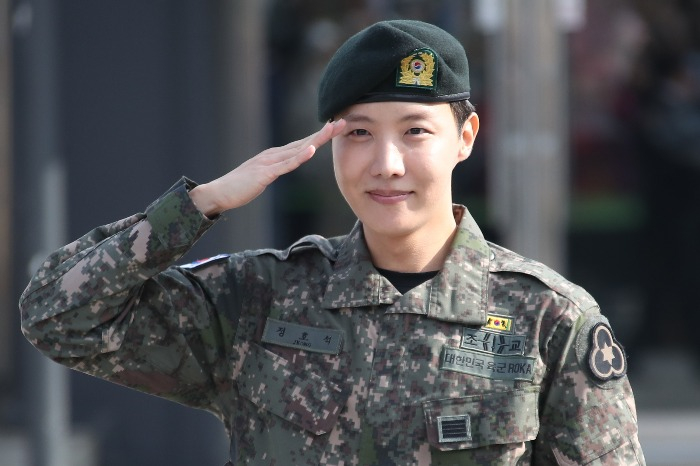 BTS'　J-Hope　finished　his　military　duty　in　October　2024