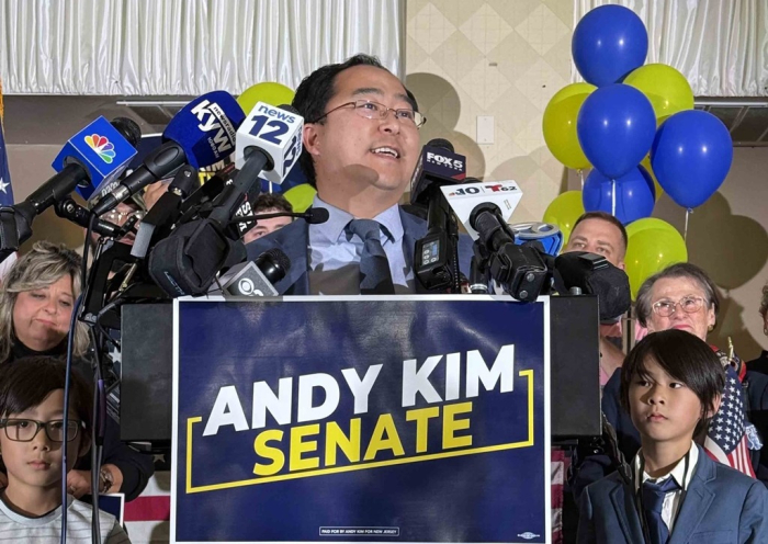Democratic US Representative Andy Kim delivers a victory speech at a DoubleTree Hotel in Cherry Hill, New Jersey on Nov. 5, 2024, after winning a Senate seat (Courtesy of Yonhap)