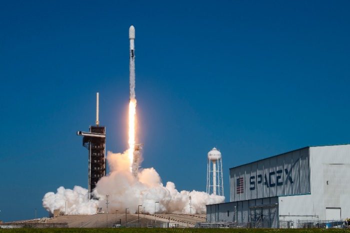 Falcon　9　launches　the　Koreasat-6A　mission　to　geosynchronous　transfer　orbit　from　Space　Launch　Complex　40　(SLC-40)　at　Cape　Canaveral　Space　Force　Station　in　Florida　on　Nov.　11　at　12:22　p.m.　EST　(Courtesy　of　SpaceX　via　News　1　Korea) 