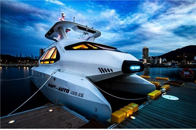 SHIFT-Auto,　Samsung　Heavy　Industries'　autonomous　demonstration　vessel